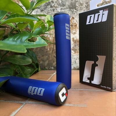 2 kom ODI MTB biciklistički upravljač Ultralaki, mekani protuklizni navlaka za bicikle Ručke za brdski cestovni bicikl Pjenasta navlaka