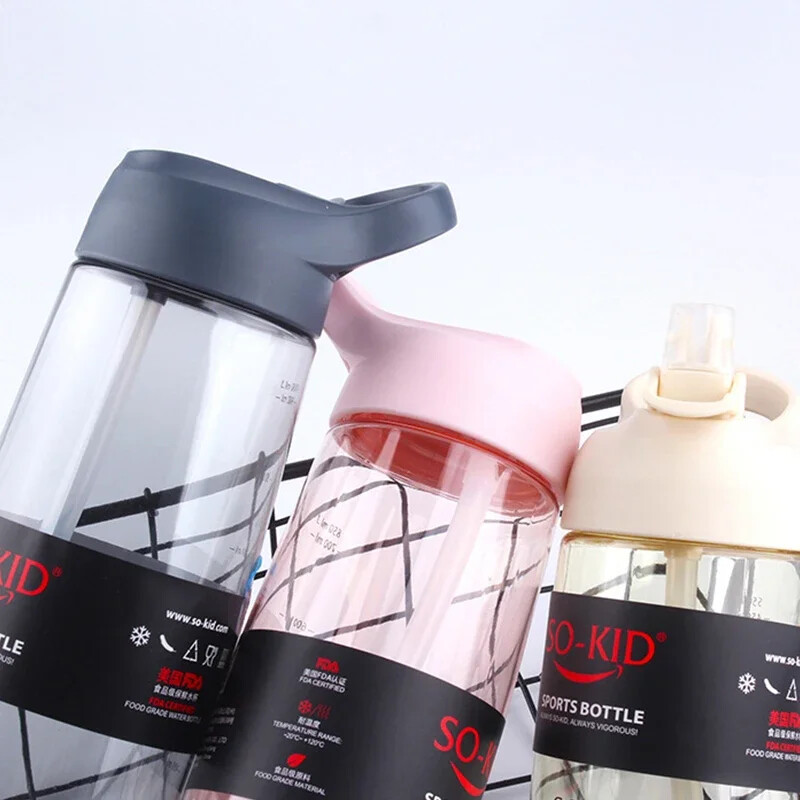 Āra ūdens pudele ar salmiem sporta pudelēm, necaurlaidīga Videi draudzīga bērnu skola ar vāku Pārgājieni Kempings Plastmasa Bez BPA