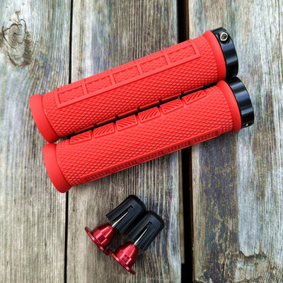 Īpaši vieglie kalnu velosipēdu rokturi riteņbraukšanas stūre silikagels, neslīdoši amortizatori, vienas slēdzenes izplešanās Mtb velosipēda rokturi