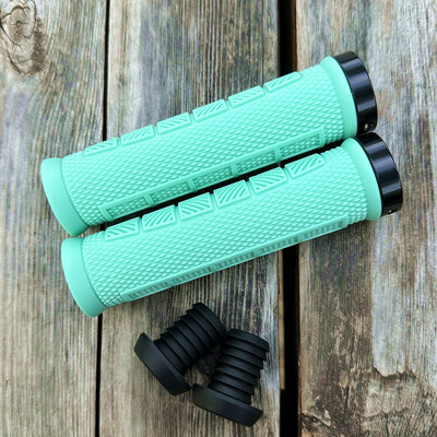 Īpaši vieglie kalnu velosipēdu rokturi riteņbraukšanas stūre silikagels, neslīdoši amortizatori, vienas slēdzenes izplešanās Mtb velosipēda rokturi