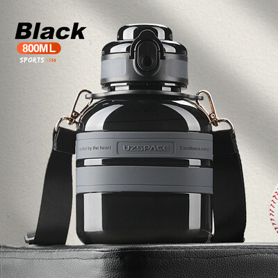 Sporta ūdens pudeles Plecu siksna Pārnēsājama necaurlaidīga Tritan plastmasas apļveida vai plakana tipa kauss āra ceļojumu tējkanna 800/1200ml