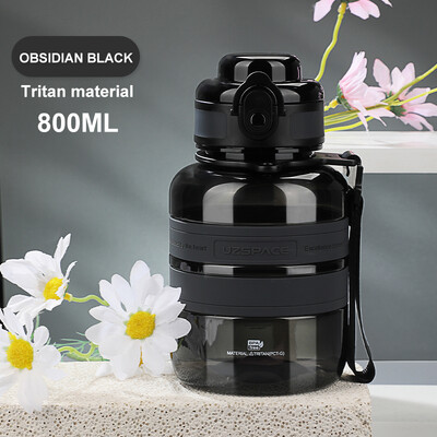 Sporta ūdens pudeles Plecu siksna Pārnēsājama necaurlaidīga Tritan plastmasas apļveida vai plakana tipa kauss āra ceļojumu tējkanna 800/1200ml
