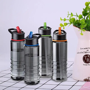 750ML Μπουκάλι νερού εξωτερικού χώρου Flip Tritan Straw Drinks Μπουκάλι νερού Μπουκάλι ποδηλάτου Μπουκάλι ποτού με καπάκι Πεζοπορία Κάμπινγκ Πλαστικό Κύπελλο Νερού