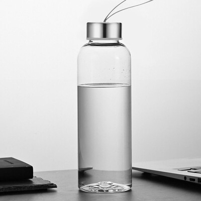 Vienkārša sporta ūdens pudele lielas ietilpības tējas kafijas tase Augstas kvalitātes plastmasas dzeramā ūdens tase Pārnēsājami āra virtuves instrumenti