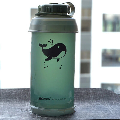 750 ml pārtikas kvalitātes TPU āra saliekama mīksta ūdens pudele sporta krūze pārnēsājama ūdens pudele pārgājieniem / izjādei / alpīnismam