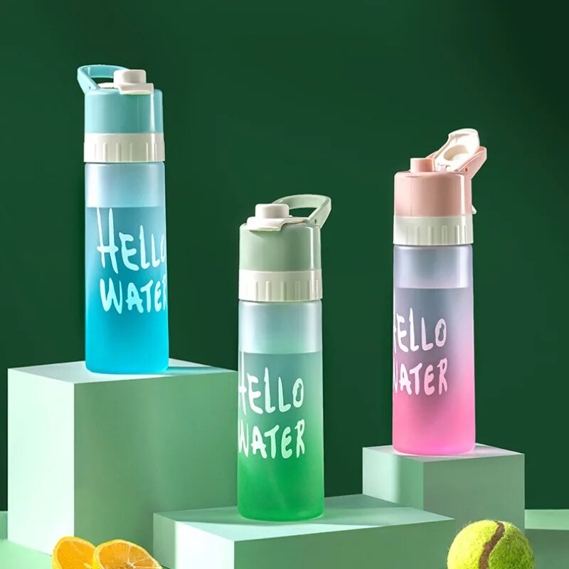 650 ml izsmidzināma ūdens pudele ar vāku lietojama cietās plastmasas glāzīte Sporta trauki kāpšanai sporta zālē, pārgājieniem, īsa dzeršana ārā