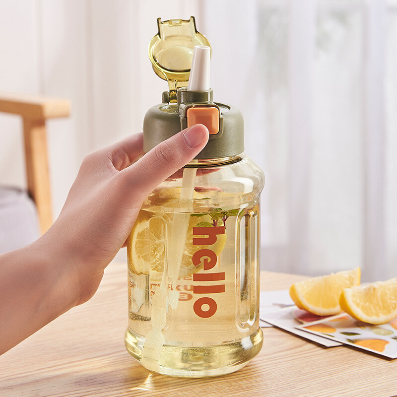 Sportska prozirna boca za vodu, modna plastična šalica sa slamkom, studentska boca za piće, boca za vanjska putovanja velikog kapaciteta, fitnes kuhalo