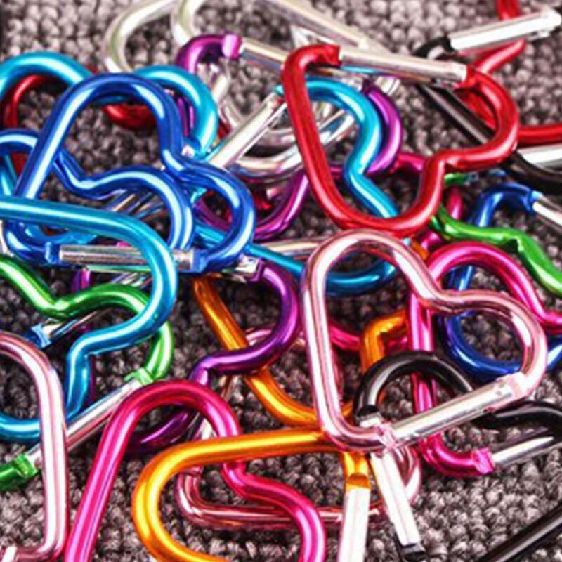 Раница Ключодържател Мултифункционален Универсален Удобен Стилен Издръжлив инструмент за открито Оборудване за къмпинг Карабинер във формата на сърце