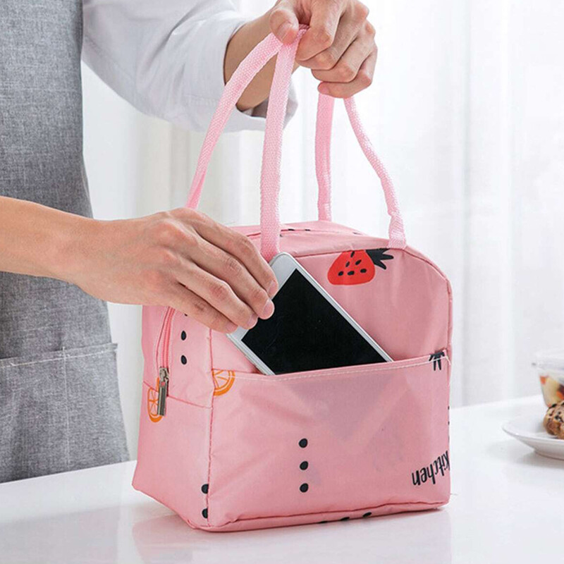 1gab sabiezināts liels izolēts maisiņš ārā ar pusdienu dzesētāju ledus maisu studentiem strādniekiem rokas pusdienu kastes soma