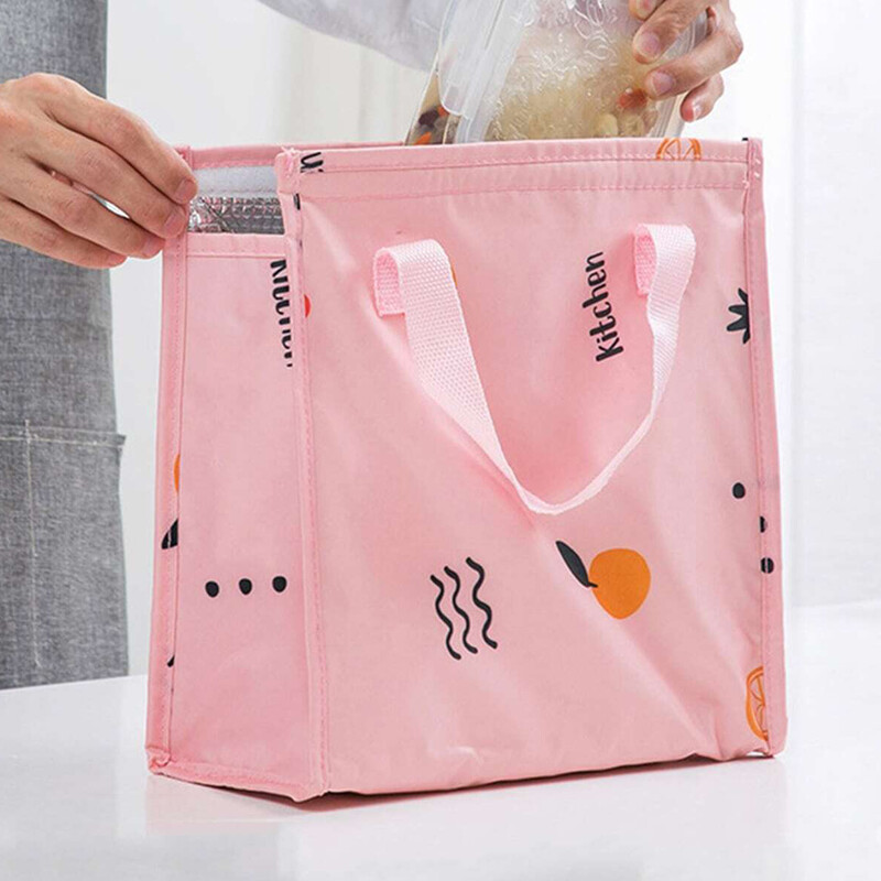 1gab sabiezināts liels izolēts maisiņš ārā ar pusdienu dzesētāju ledus maisu studentiem strādniekiem rokas pusdienu kastes soma