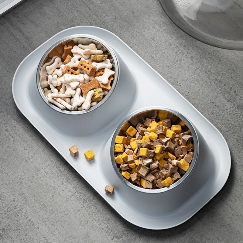 1 gab Dubultā kaķa suņu bļoda nerūsējošā tērauda kaķu barības trauks, neslīdošs pamats mājdzīvnieku ūdens padeves ierīcei noliekt aizsargkaklu kucēnu kaķu bļodas