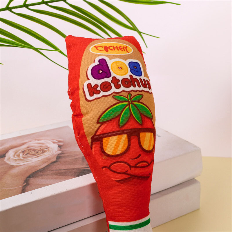 Suņu rotaļlieta, kas ir izturīga un rada skaņas, imitēta ievārījuma pudele, kokvilnas un lina mezglota virve, izglītojoša rotaļlieta mājdzīvniekam