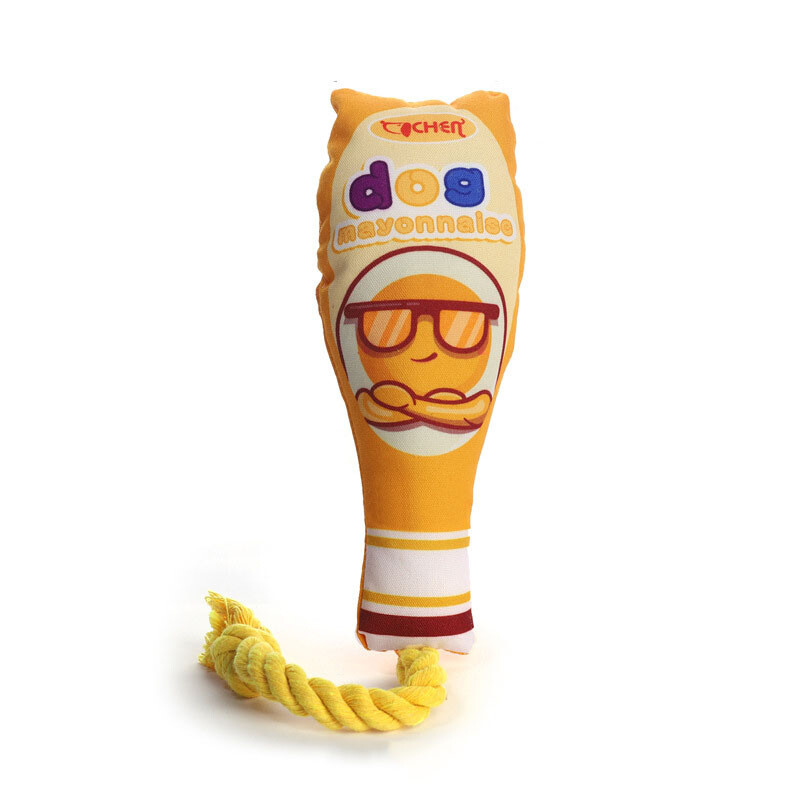 Suņu rotaļlieta, kas ir izturīga un rada skaņas, imitēta ievārījuma pudele, kokvilnas un lina mezglota virve, izglītojoša rotaļlieta mājdzīvniekam