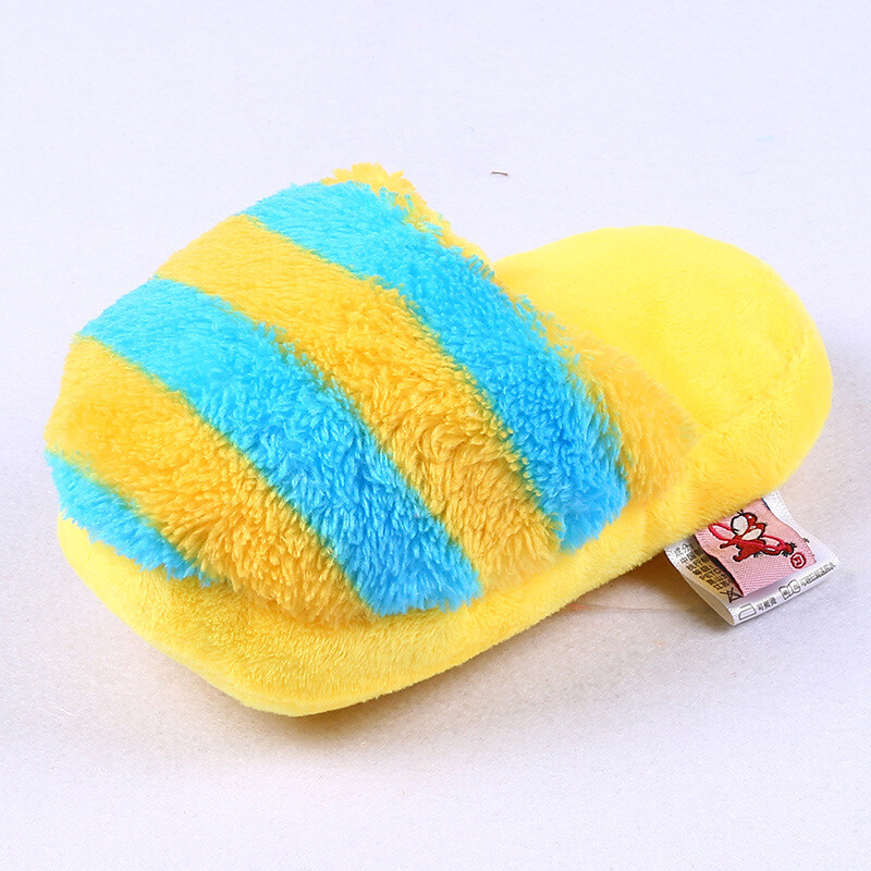 6 цвята Puppy Pet Dog Chew Toy Пълнена дъвчеща плюшена интерактивна сладка мека плюшена играчка с дизайн на чехли за кучета Кученце Продукт