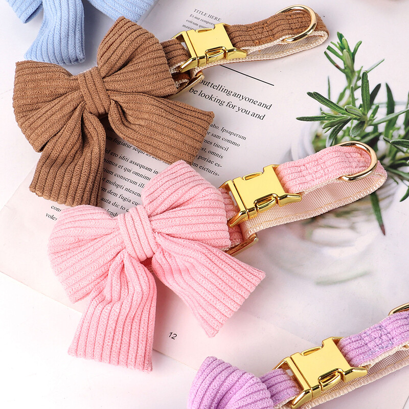 Jauks rozā suņu kakla siksnas komplekts ar regulējamām mīkstajām samta siksnām mājdzīvnieku kakla siksnām un pavadu maziem un vidējiem suņiem Suņu aksesuāri