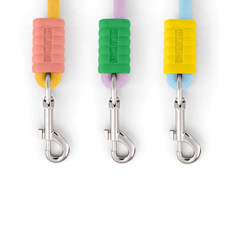 Šuns pavadėlis gali būti dėvimas skersai kūno debesies putplasčio medvilninė rankena kontrastingos spalvos P virvė šuniukas leidžiasi vaikščioti su gyvūnu