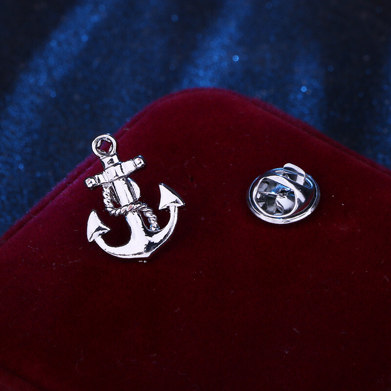 Europos ir Amerikos klasikinė mini sagė, švarkas, apykaklė, sagtis, segtukas, klevo lapas, lėktuvas, ženklelis, gyvūnas, mažas segtukas