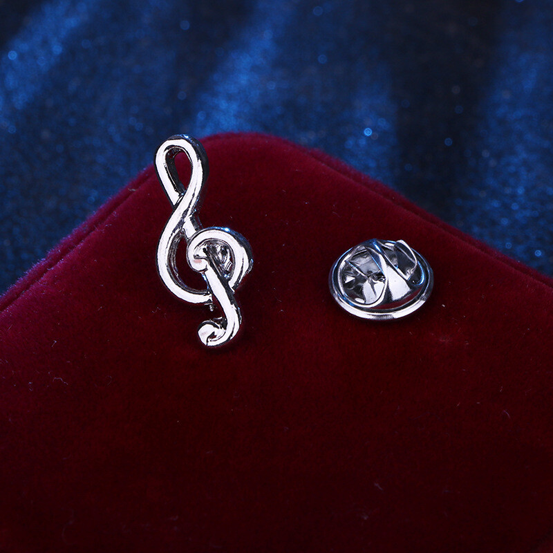 Europos ir Amerikos klasikinė mini sagė, švarkas, apykaklė, sagtis, segtukas, klevo lapas, lėktuvas, ženklelis, gyvūnas, mažas segtukas