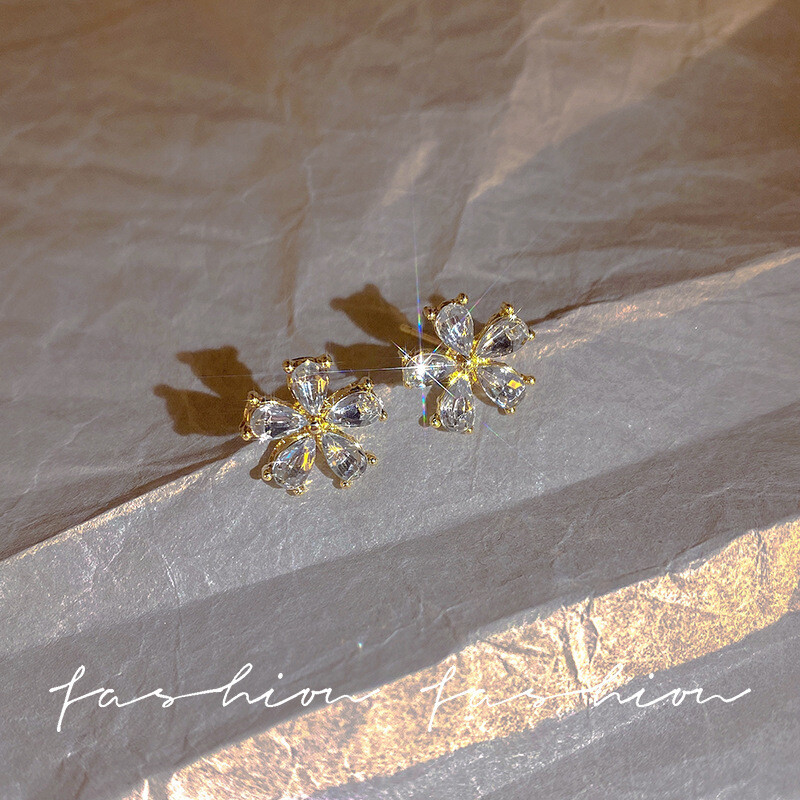 S925 сребърна игла леки луксозни нишови перлени обеци за жени супер светкавичен диамант котешко око цвете обеци мрежа обеци за знаменитости на едро