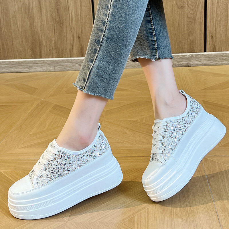 Малки бели обувки с височина 8 см за жени, нов стил 2024, популярни платнени обувки с дебела подметка за лятото дишащи и супер популярни