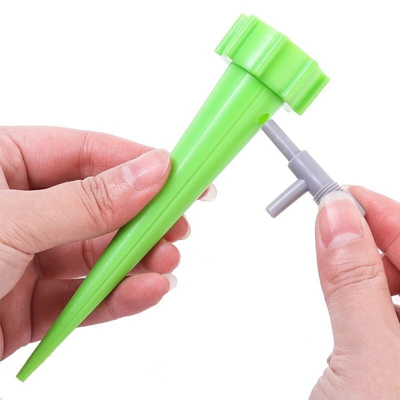 Automatski sustav za navodnjavanje kapanjem Šiljak za samozalijevanje za cvjetne biljke Staklenik Vrt Podesivi uređaj za automatsko kapanje vode