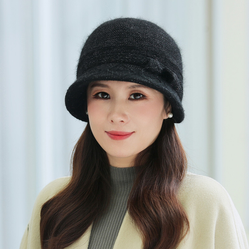 Cepure pusmūža un vecāka gadagājuma cilvēkiem, ziemas māte, truša kažokādas, pīles mēles adīta cepure, vecmāmiņa, bantīte, plus samta izgriezums, silts cepuru komplekts