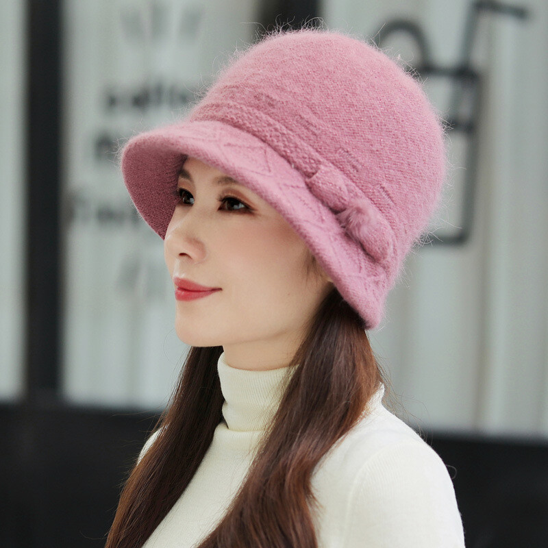 Cepure pusmūža un vecāka gadagājuma cilvēkiem, ziemas māte, truša kažokādas, pīles mēles adīta cepure, vecmāmiņa, bantīte, plus samta izgriezums, silts cepuru komplekts