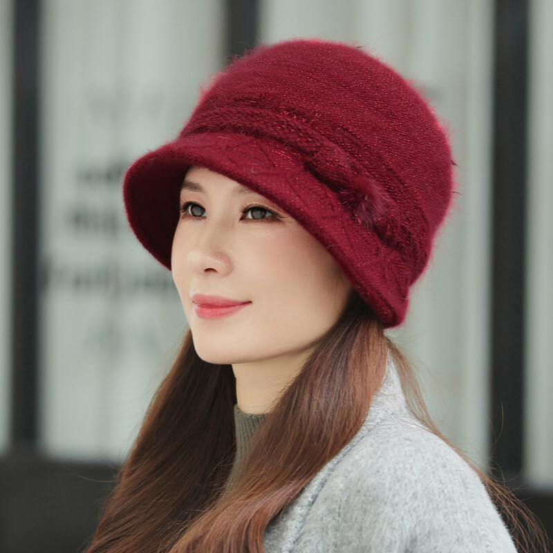 Cepure pusmūža un vecāka gadagājuma cilvēkiem, ziemas māte, truša kažokādas, pīles mēles adīta cepure, vecmāmiņa, bantīte, plus samta izgriezums, silts cepuru komplekts