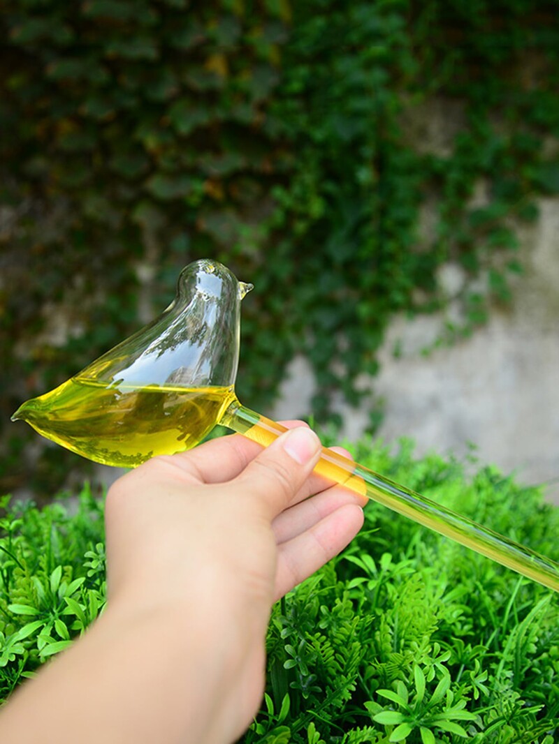 Automatski sustav za navodnjavanje kap po kap Prozirna plastika u obliku ptice za unutarnje kućanstvo Vrtna posuda za zalijevanje Hranilica za vodu Uređaj za samozalijevanje