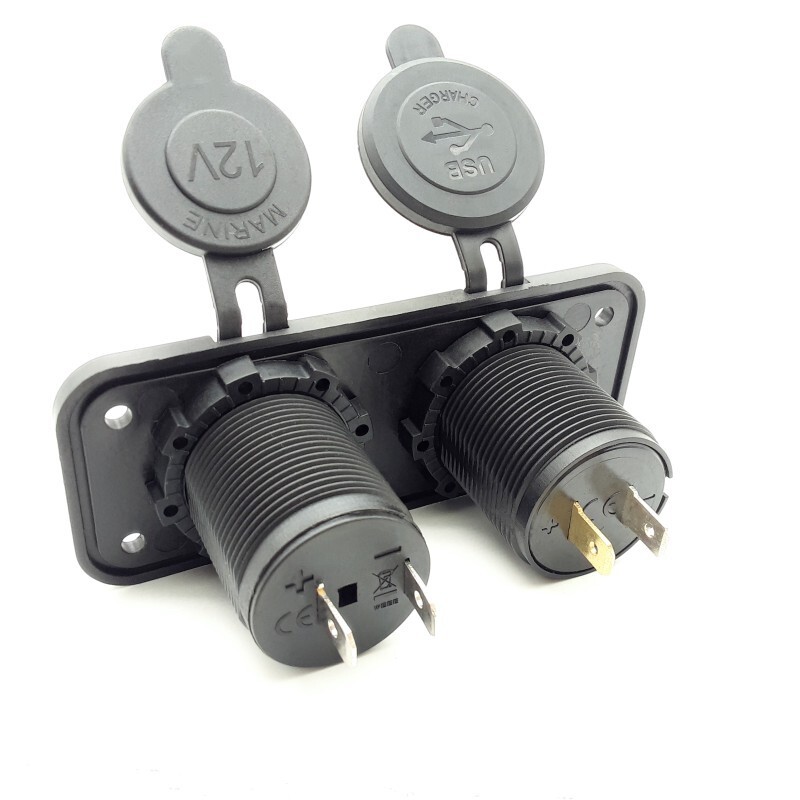 Dvigubas QC3.0 greito įkrovimo įkroviklis su cigarečių degiklio lizdu 2 viename vandeniui atsparus 12 V lizdas