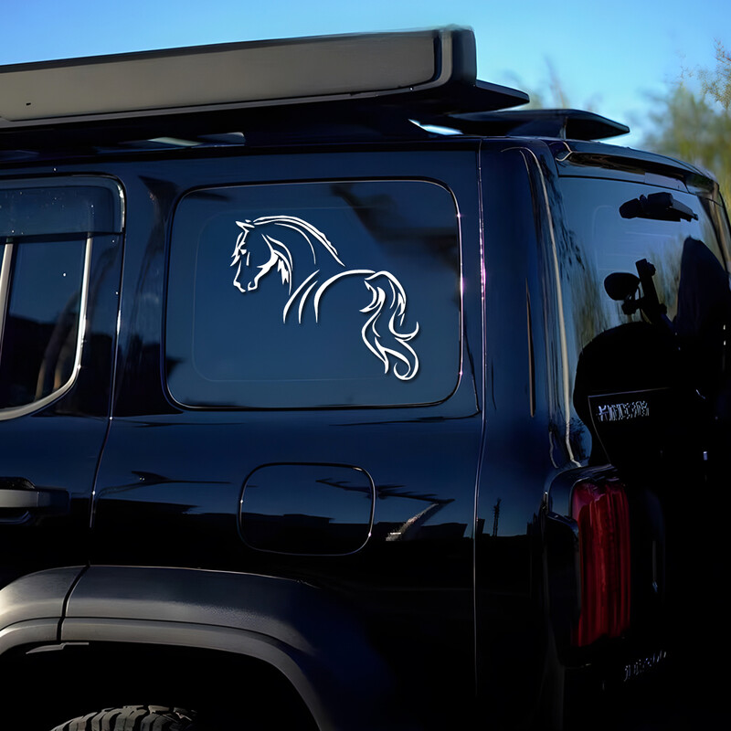 Nepaklausīgs un augstprātīgs zirgs, radošas un smieklīgas uzlīmes multfilmu faniem un mīļotājiem, augstas kvalitātes automašīnu kravas automašīnām, motocikliem un klēpjdatoriem