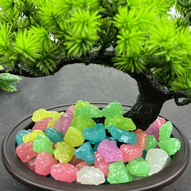 50db világító szimulált fluoreszkáló sziklakert dekorációs kavics sétányhoz, növényekhez és palackdíszekhez