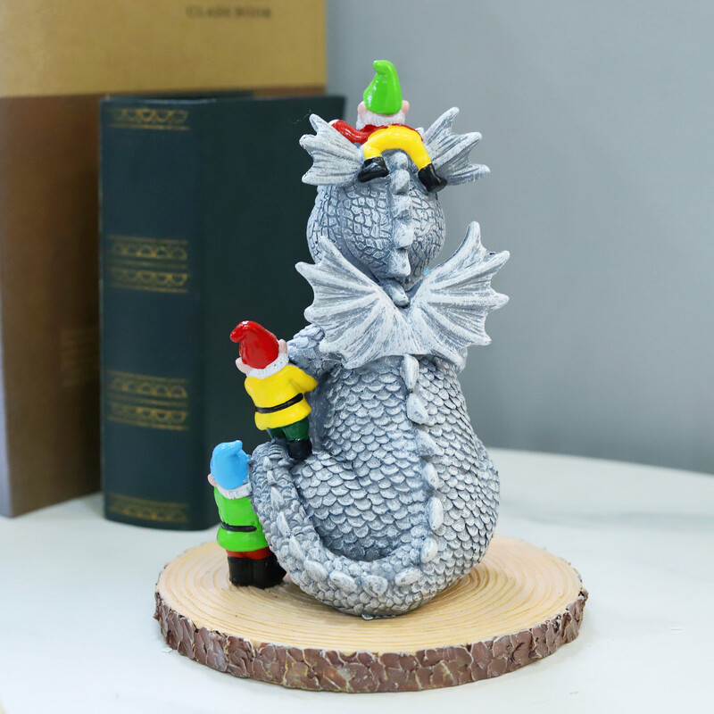 1db, Dinosaur Gnome Vicces kerti szobor, kültéri gyanta szobor udvari pázsit díszítés, kertészeti ajándék