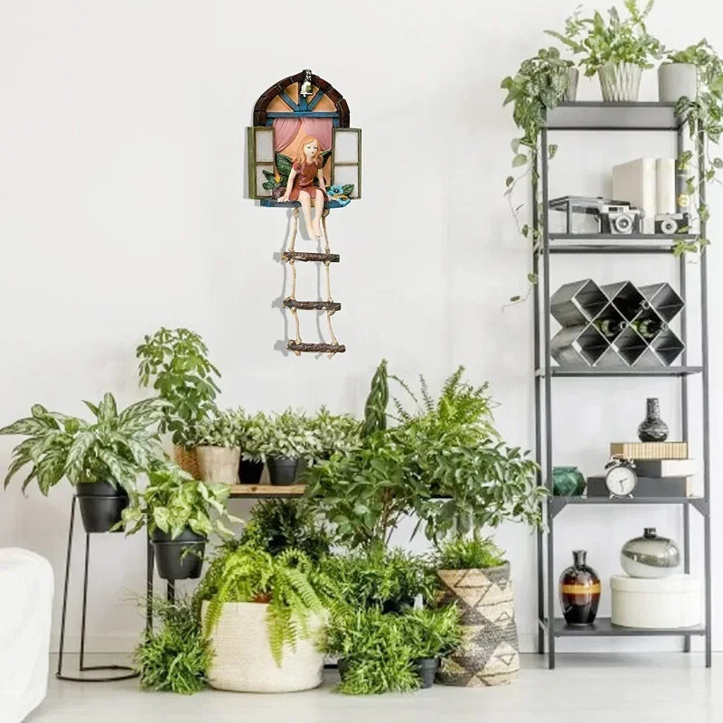 Miniatūrs pasaku dārzs āra dekoru aksesuāri Dārza un mājas dekorēšana kokā piekārta skulptūra Pasaku koka durvis ar kāpnēm