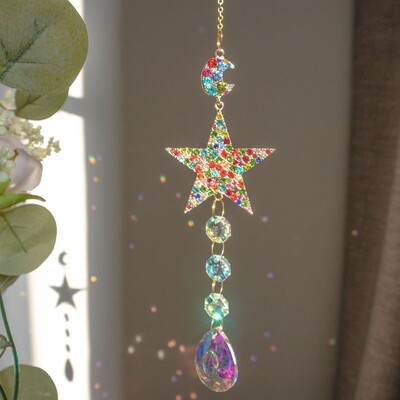 Crystal Suncatcher piekaramās stikla prizmas logu pagalma dārza dekorēšanai Gaismas saules ķērēja istabas varavīksnes Atrapasol kulonu dekors