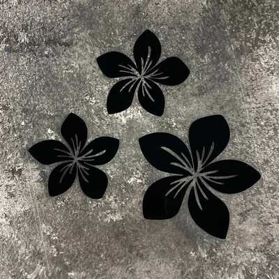 3 vnt. gražių gėlių automobilių lipdukai, skirti automobilio galinio lango buferio kėbulo šalmo dangtelio įbrėžimams, vandeniui atspariems žiedams motociklams