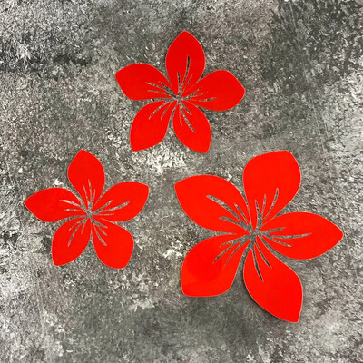 3 vnt. gražių gėlių automobilių lipdukai, skirti automobilio galinio lango buferio kėbulo šalmo dangtelio įbrėžimams, vandeniui atspariems žiedams motociklams