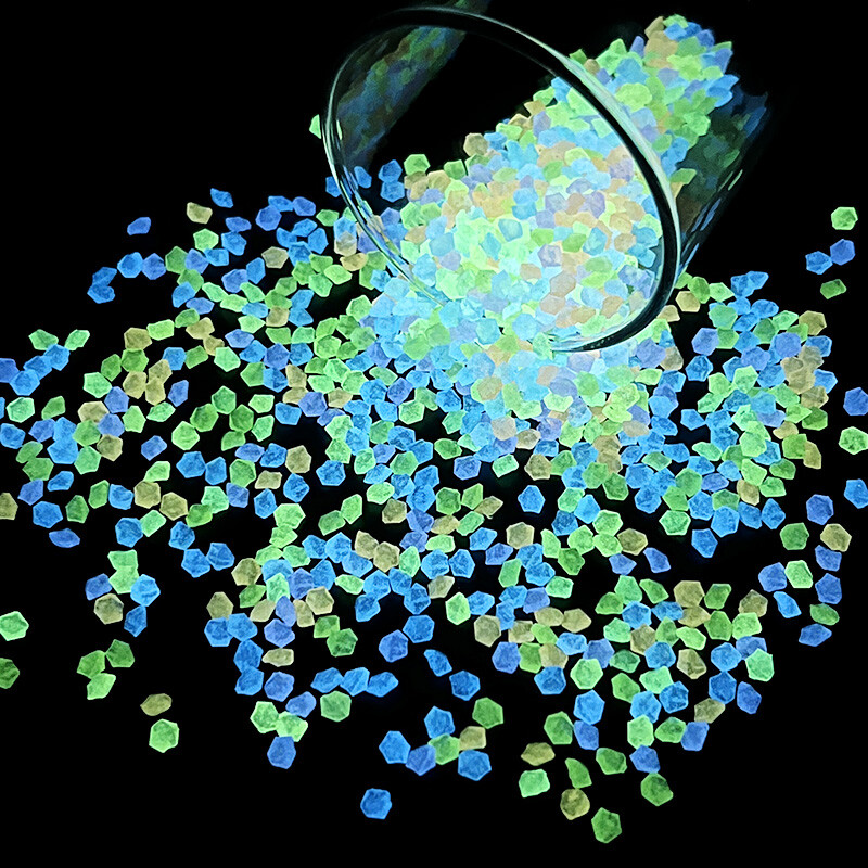 100 vnt. 3–5 mm šviečiantys smėlio akmenys, šviečiantys tamsiuose akmenėliuose, akmuo, lauko kiemo takas, veja, namų sodo dekoras, akvariumo dekoras