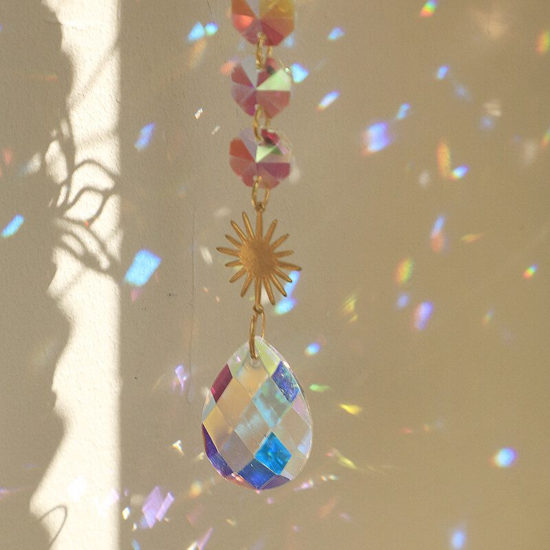 1PC Sun CatcherCrystal Lotus Piekārtie kristāli Vitrāžas Saules ķērējs Āra dekors Varavīksnes veidotājs prizmas čakras Dārza dekorēšana