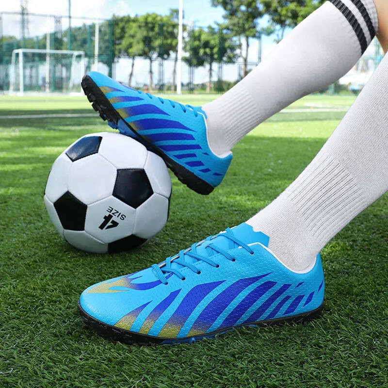 Nogometne tenisice s kratkim šiljcima Niske kožne tenisice Nogometne tenisice za mlade Prekogranično