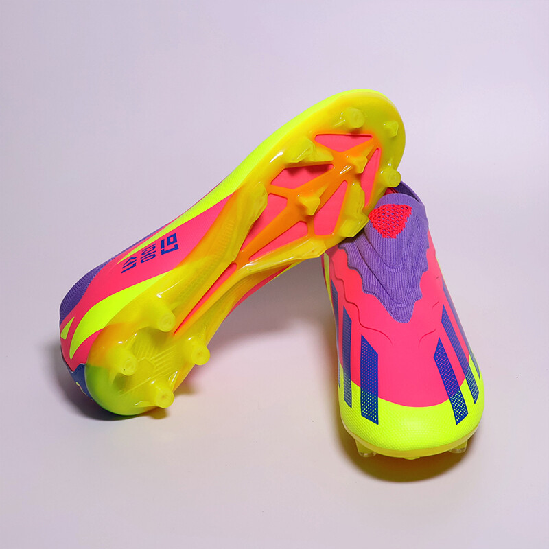 M0.2410 Csipke nélkül Férfi focicipő edzés csúszásmentes gyep foci kapcsok TF/FG futballcipők Chuteira Campo 35-45 férfi számára