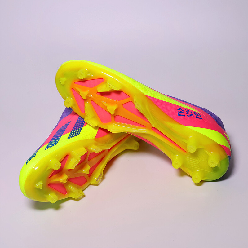 M0.2410 Csipke nélkül Férfi focicipő edzés csúszásmentes gyep foci kapcsok TF/FG futballcipők Chuteira Campo 35-45 férfi számára