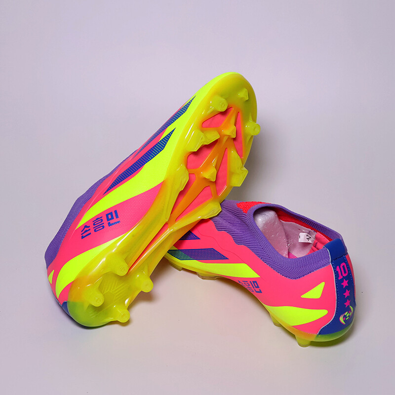 M0.2410 Csipke nélkül Férfi focicipő edzés csúszásmentes gyep foci kapcsok TF/FG futballcipők Chuteira Campo 35-45 férfi számára