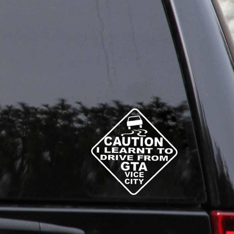 Automašīnu uzlīme UZMANĪBU ES IEMĀCOS BRAUKT NO GTA VICE CITY Automobiļi Motocikli Ārējie piederumi Vinila uzlīmes priekš GTI Vw