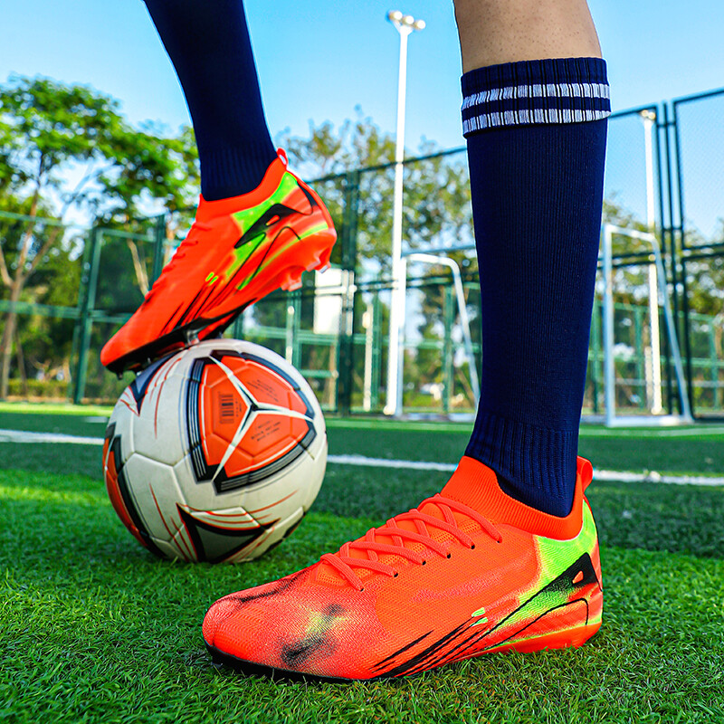 Jauni vīriešu futbola apavi TF/FG Hot Pārdod augstas kvalitātes bērnu futbola zābakus āra pretslīdes treniņu kedas