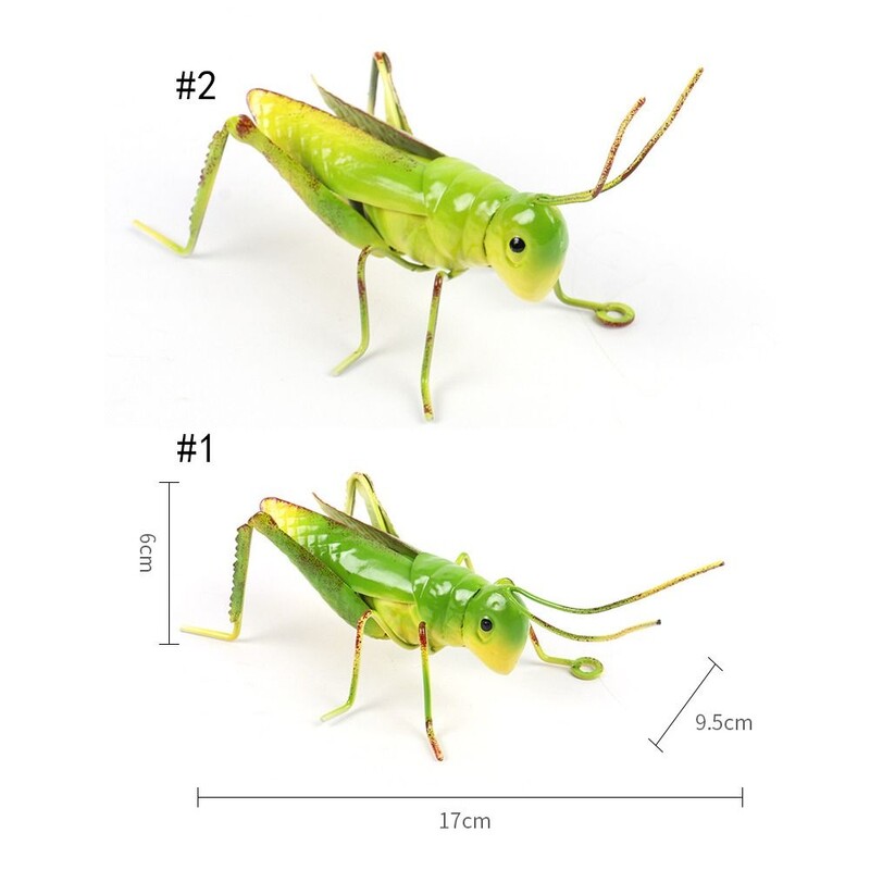 Miela metalinė skėrių skulptūra Skėriaus žiogo ornamentas lauko sienoje, sodo statulos