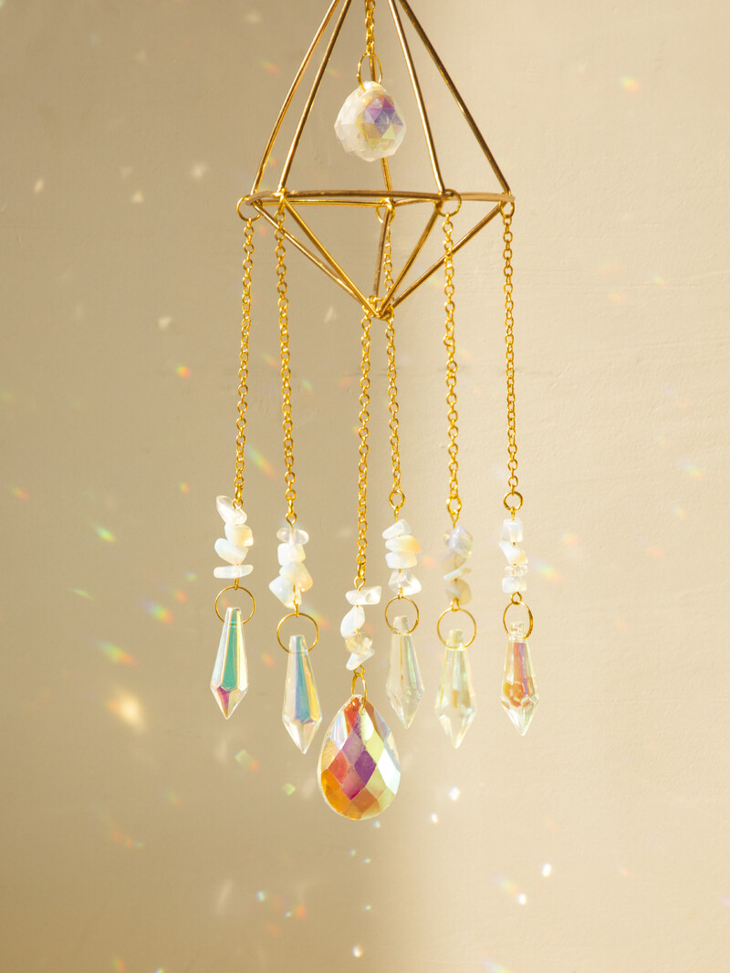 Saulės gaudyklė Krištolinis vėjo varpelis pakabinamas dekoras vaivorykštės gaminimo mašina Boho namų apdaila Šviesos gaudyklė vitražas prizmė lauko dekoras