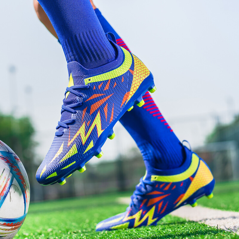 Vrhunske profesionalne nogometne tenisice za muškarce Ženske modne otisnute duge šiljke Nogometne tenisice Velika veličina 46 Futsal tenisice Tenisice