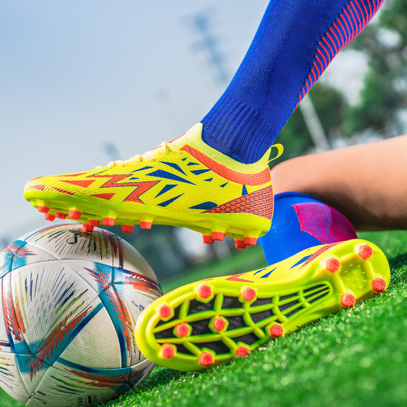 Vrhunske profesionalne nogometne tenisice za muškarce Ženske modne otisnute duge šiljke Nogometne tenisice Velika veličina 46 Futsal tenisice Tenisice