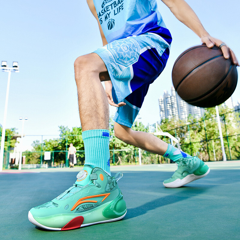 Jauni basketbola apavi vīriešu vidusskolēniem ar rotējošu sprādzi skriešanas apavi elpojoši treniņu neslīdoši sporta apavi
